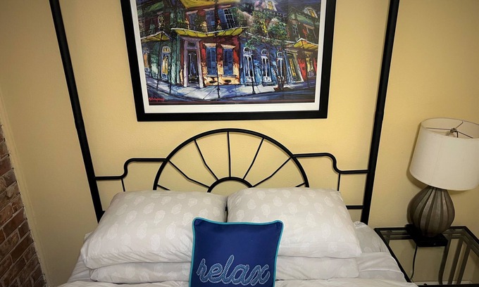 Beauregard Town Historic District Condo | Sleek Downtown Condo quick to LSU, I-10, Mid-City