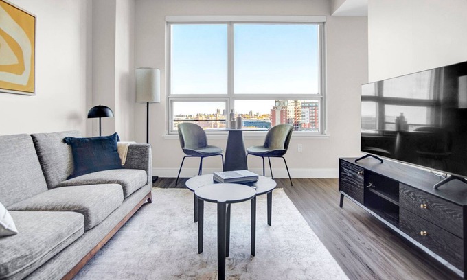 Five Points Apartment | Sleek Five Points 1BR w/ W/D, Gym & Roof Lounge, near RiNo, by Blueground