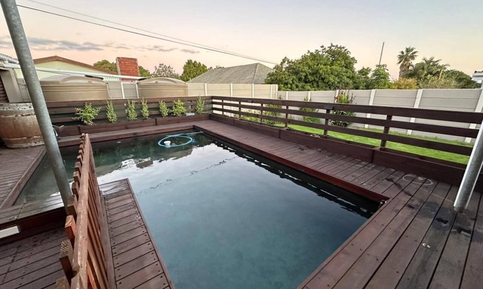 Parow North Apartment | Sleek Modern Luxury Pool Side Apartment