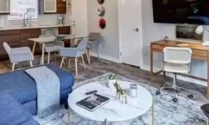Charlotte Condo | Sleek Myers Park 1BR King Condo | Queens Rd