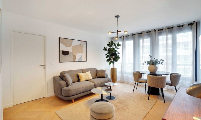 Levallois-Perret Apartment | Sleek & Refined Apartment - Levallois-Perret