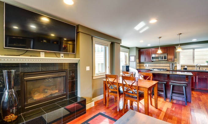 North Delridge House | Sleek Seattle Getaway ~ 3 Mi to Alki Beach!