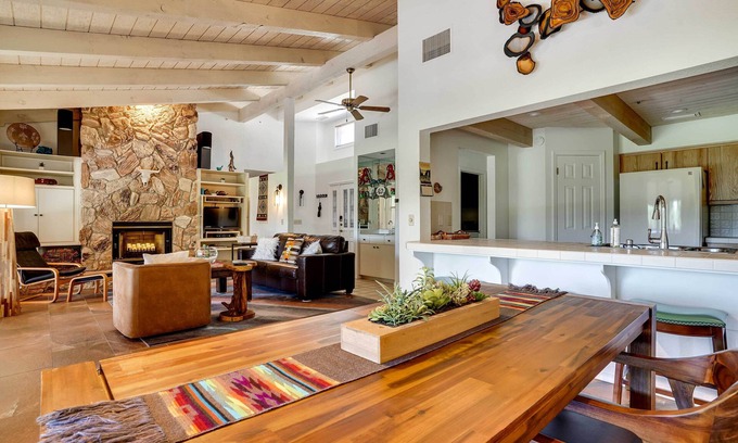 Oak Creek Condo | Sleek Sedona Condo w/Resort-Style Amenities!