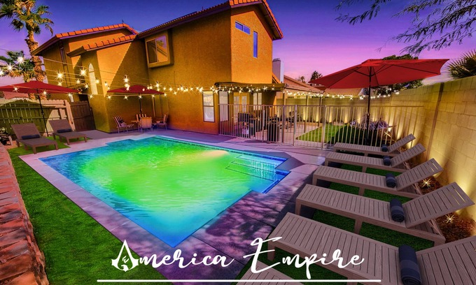 Sunrise Manor House | Sleep 24 Luxury Villa FREE Heated Pool & Game Roomn