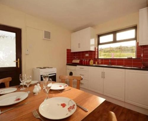 Ardara House | Sleep 6 Cottage -PetsOK SelfCheck-In FreeParking