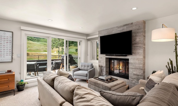 Snowmass Village Condo | Sleep 8 in Mountain Facing, Modern Snowmass Condo on Golf Course