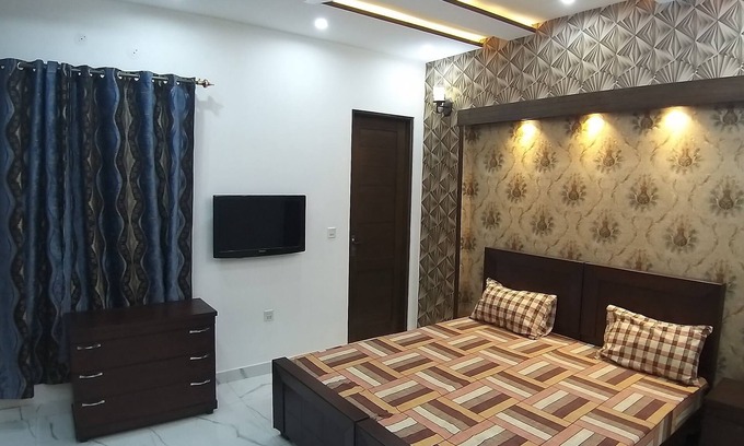 Johar Town House | Sleep - Eat - Comfort