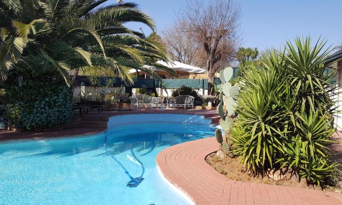 Farrarmere Apartment | Sleep Eezy Cottages