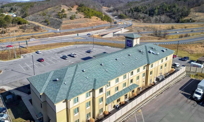 Cumberland Hotel | Sleep Inn & Suites Cumberland - LaVale