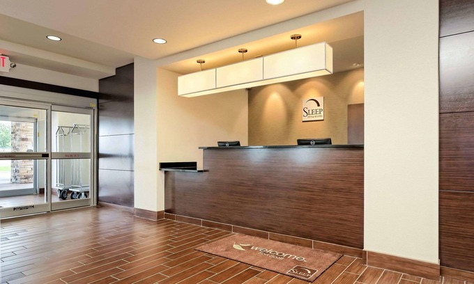 Fort Scott Hotel | Sleep Inn & Suites Fort Scott