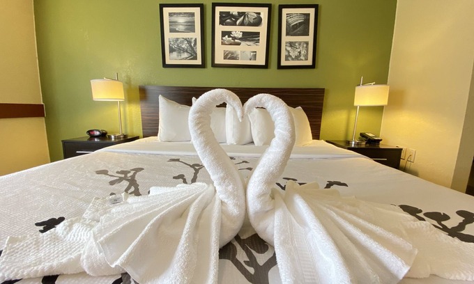 East Paris Hotel | Sleep Inn & Suites Grand Rapids Southeast - Kentwood