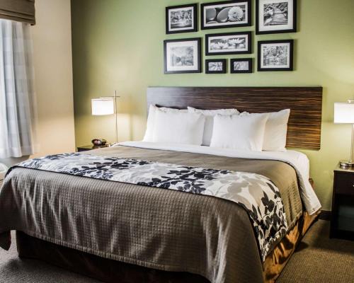 Harrisburg - Hershey Hotel | Sleep Inn & Suites Harrisburg - Hershey Southwest