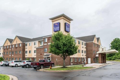 South Hills Hotel | Sleep Inn & Suites Pittsburgh Airport