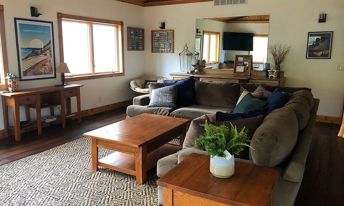 Maple City Ski Chalet | Sleeping Bear Dunes Hidden Gem ~ Perfect Family Vacation!