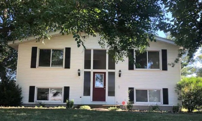 Kentwood Apartment | Sleeping Bear Kentwood (upper unit)