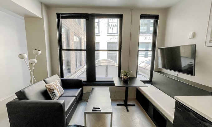 West Central Apartment | Sleepover Adorable 1BD/1BA + Gym - Downtown Springfield