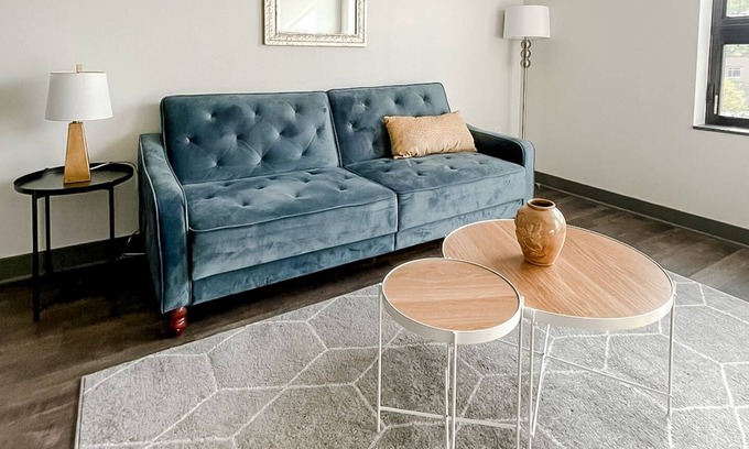 Des Moines Apartment | Sleepover: Dashing 1BD/1BA + High Ceilings - Des Moines