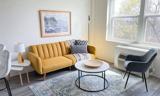 Cincinnati Apartment | Sleepover: Elite 1BD/1BA + Gym - Cincinnati
