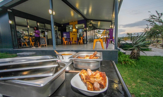 Thorny Bush Game Reserve Hotel | Sleepover Orpen Gate