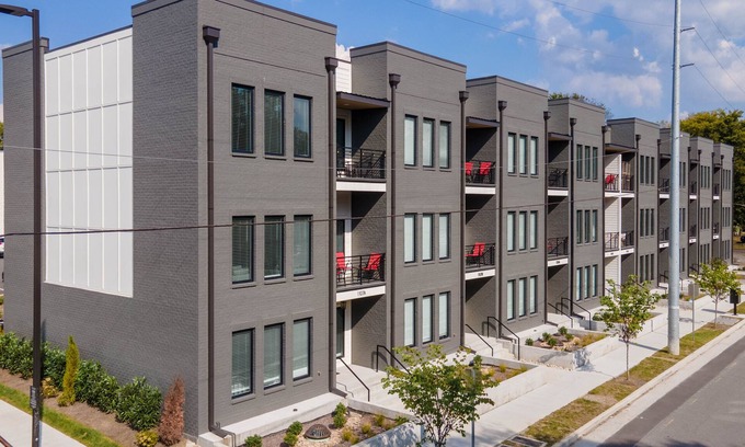 Eastwood House | *SLEEPS 12* Keep the Secret *EAST NASH6* 4BR* 4BA*