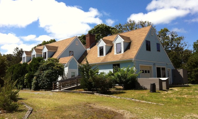 North Eastham House | SLEEPS 12! Kettle POND or First Encounter Bay Beach - Huge Family Home AC/WiFi