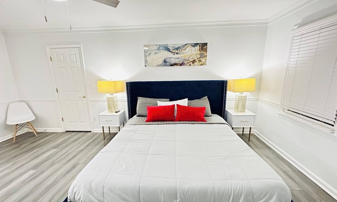 Gainesville House | 🏡 SLEEPS 12. Newly Reno House with 4 bedrooms