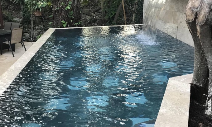 Playacar Fase I House | Sleeps 12 short walk to the best beach in Playa, Infiniti pool, AC in all rooms