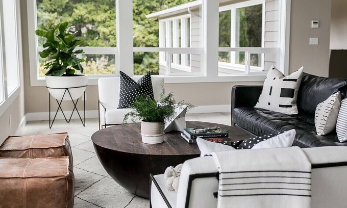 Corvallis House | Sleeps 12! Spectacular Modern Designer Home on Golf Course with Stunning Views
