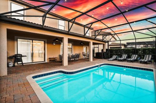 Davenport House | Sleeps 15 + Heated Pool+ Lazy River + Game room
