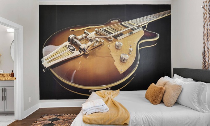 Nashville House | Sleeps 15 - Pet Friendly! Hot Tub/Full Gym/Poker - Near Broadway