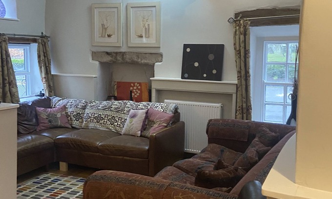 Peak District National Park House | Sleeps 19 . Ideal for families stags & hens.7 en-suite bedrooms . Large lounge