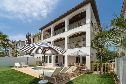 Frangista Beach House | Sleeps 20, Private Pool, Putting Green, Walk to Beach Vitamin Sea by AvantStay