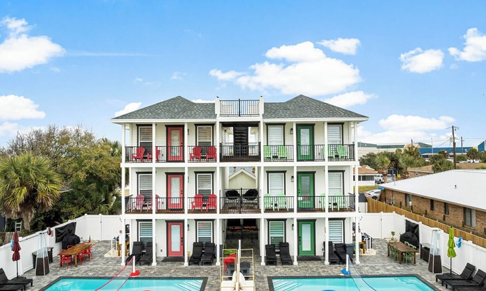 Lower Grand Lagoon House | Sleeps 22! 2 Pools/Golf/Grill/Bar/Games/Nr Beach