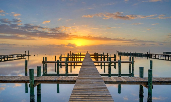 Flour Bluff House | Sleeps 22 | 3 Homes w/Boat Dock + Waterfront Pool | Laguna Village Sanctuary