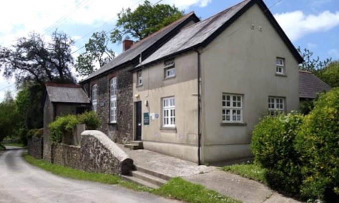 Lawrenny House | Sleeps 22 - 5 min to local pub, 15 mins from the beach
