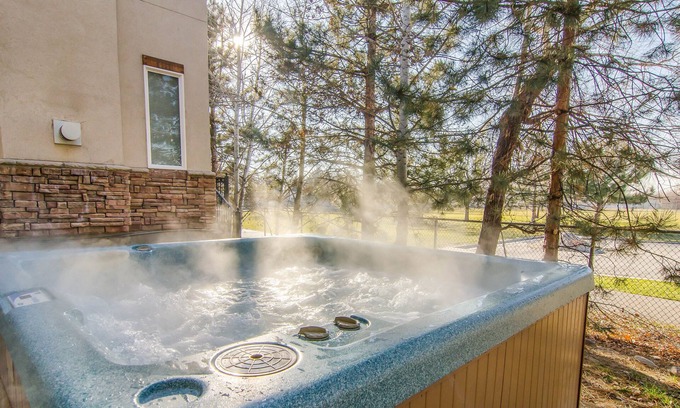 Midvale House | Sleeps 24 * 2 Hot Tubs *Close to Skiing* Fireplace * Park /Picnic Area