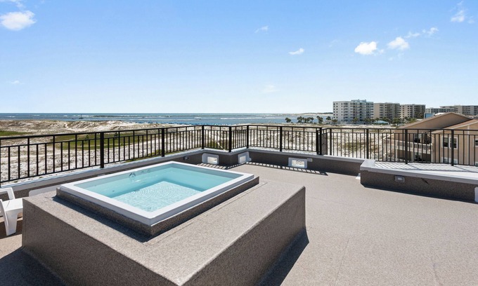 Holiday Isle House | Sleeps 24, HotTub, Pool, Steps 2 Beach, 2 Rooftop Tubs, 2 Kitchens, 2 Masters