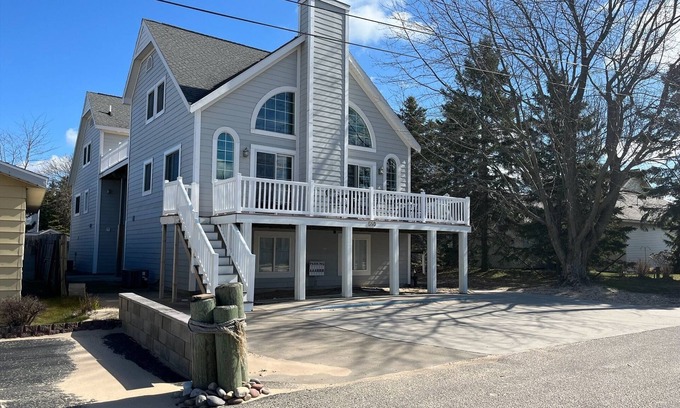 Manistee House | Sleeps 24+! Large home steps from Lake Michigan with views of the Lighthouse