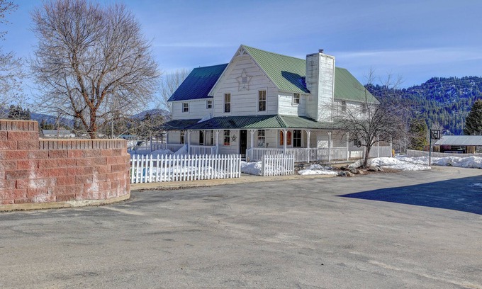 Garden Valley Other | Sleeps 29! 9-bedroom 8-Bath 3-Kitchen, Historic McBride Farm in Garden Valley