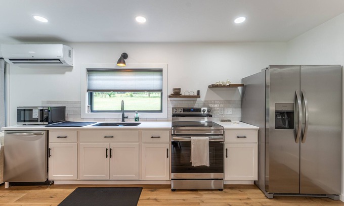 Millersburg House | Sleeps 4, amish country, gorgeous & relaxing.