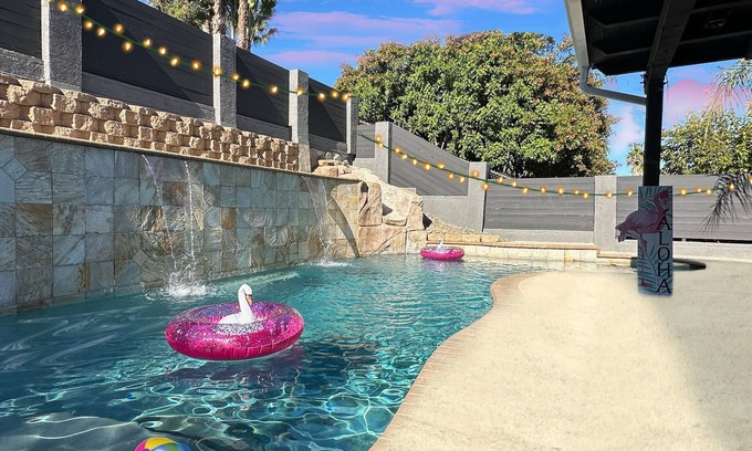 Lakeside Villa | Sleeps 40+ NEW Luxury Private Resort with Pool Golf Arcade Spa Playground Poker