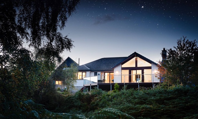 Aviemore House | sleeps 6 in 1 double bedroom, 1 twin (or superking), 1 full size bunk bed.