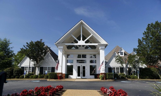 Lackey Condo | Sleeps 6 - Large 2BR Townhome, Indoor/Outdoor Pool, Golf, Close To Theme Parks!