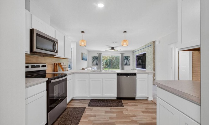 Port Saint Lucie House | Sleeps 6 Port Saint Lucie Retreat Home BBQ Grill