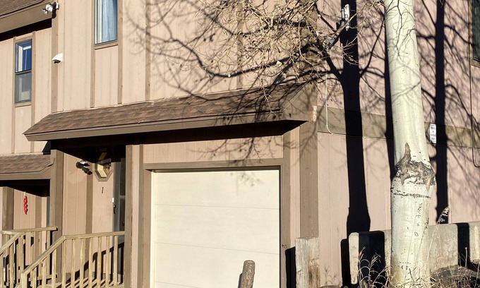 Angel Fire Condo | Sleeps 8! 2 Bedrooms/2 Full Baths, GARAGE & FULLY REMODELED! Close to the hill.