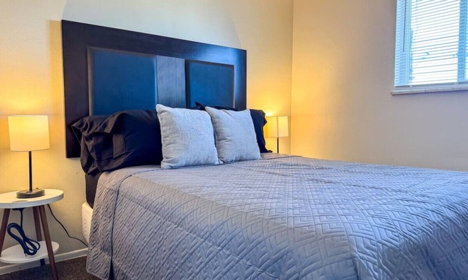 Mount Oliver Apartment | Sleeps 8! 2 Full Apartments w/3 Beds and Parking