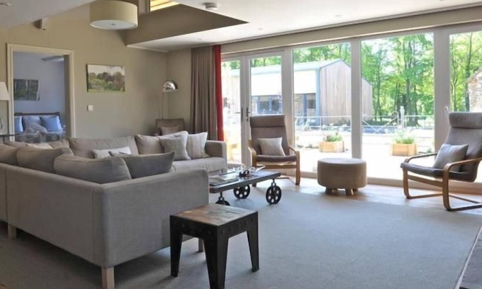 Chedworth House | Sleeps 8, 4 Bedrooms, Dogs Welcome, No Smoking, Wood burner, Wi-Fi*, Garden, Games Room