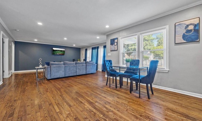 Candler-McAfee House | Sleeps 8 - Central Golf Getaway