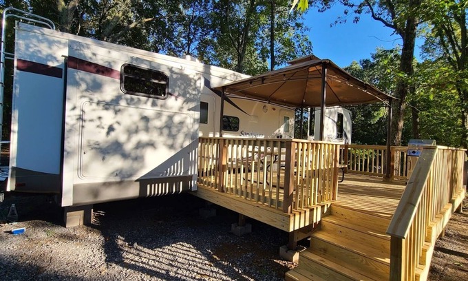 Eddyville House | Sleeps up to 10 people! Ask about our hunter specials!