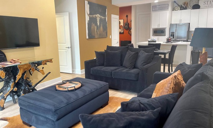 Deep Ellum Apartment | Sleeps6/PerfectLocation/Walk to Baylor/FreeParkingnGym/Newly Renovated Pool